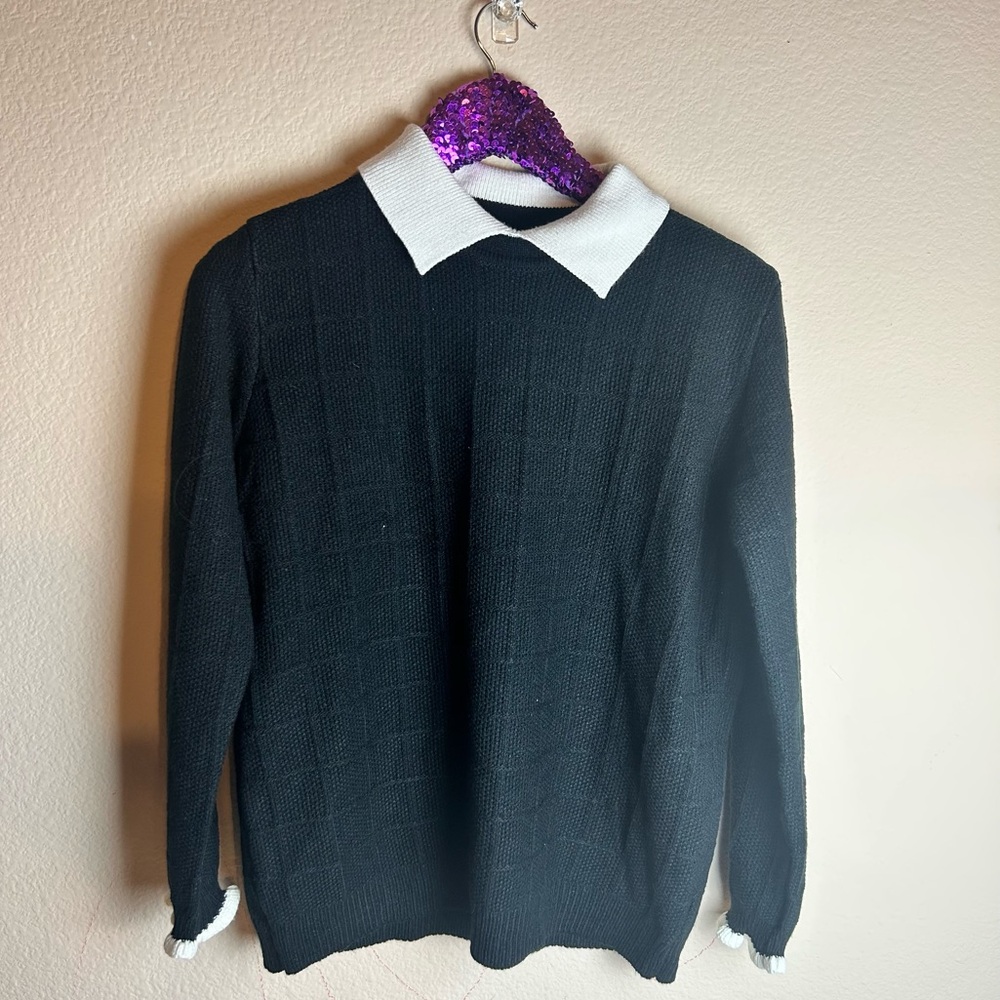 Black & White Pullover Sweater Sz Medium